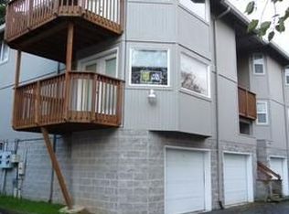3720 Buccaneer Ln APT A, North Bend, OR 97459