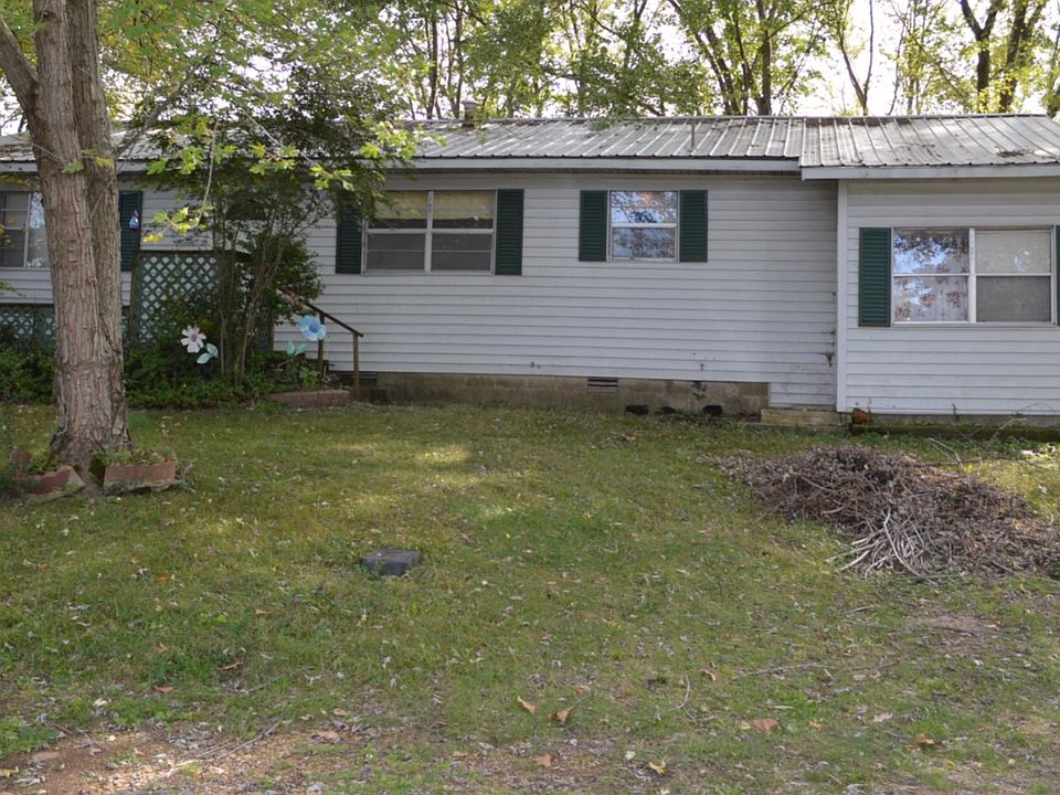 2nd image of 225 Austin Ave
