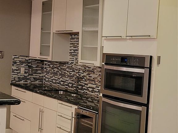 4th image of 9303 Bertwood St