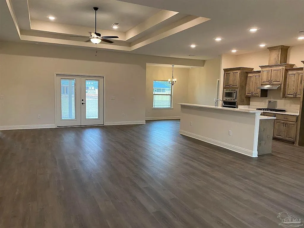 4 bed, 2302 sqft, $2,600 — Photo 1