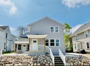 716 Lake Michigan Dr NW #1 & 2, Grand Rapids, MI 49504