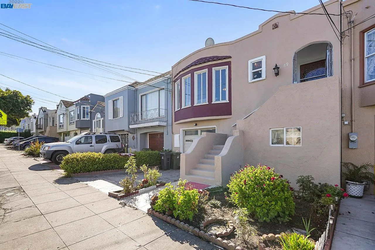 W Cavour St, Daly City — Photo 1