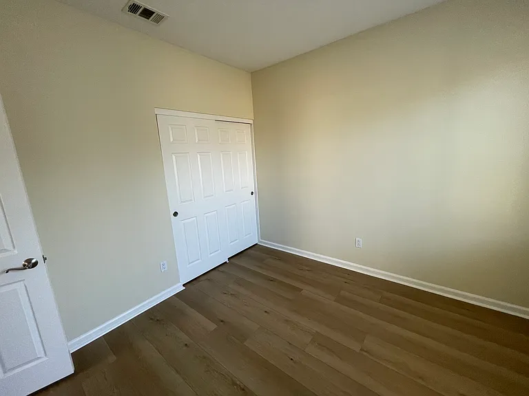 Bedroom - 3 closet
