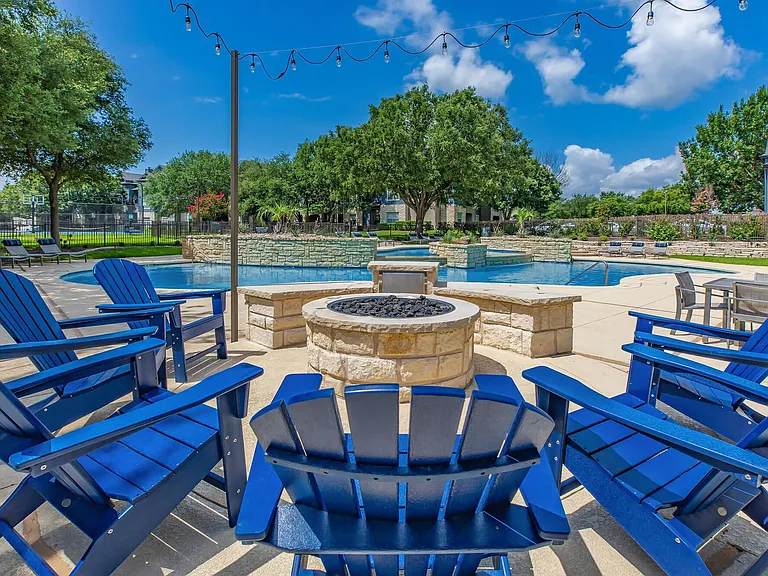 Falls Round Rock — Photo 14