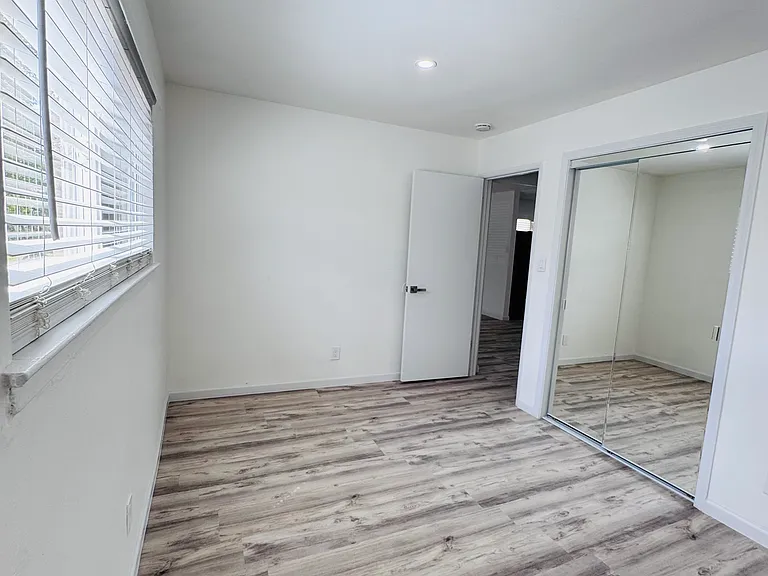 4801 Orange Grove Ave #3 — Photo 3
