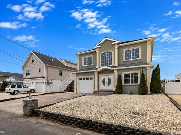 27 W Mohawk Dr, Little Egg Harbor, NJ 08087