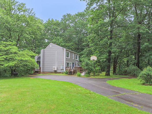 2nd image of 20 Redfield Circle