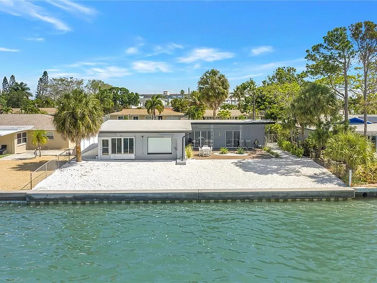 7100 S Shore Dr S — Photo 29