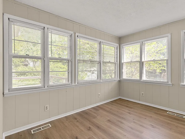 732 S Main Ave — Photo 20