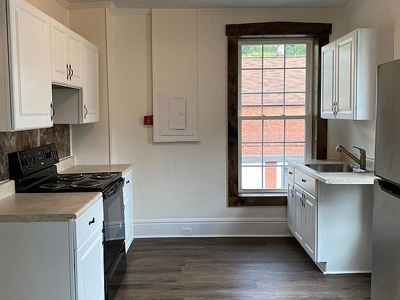 5th image of 323 E Chestnut St #2