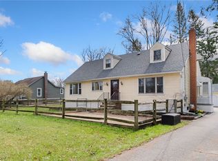 548 Ledge Rd, Macedonia, OH 44056