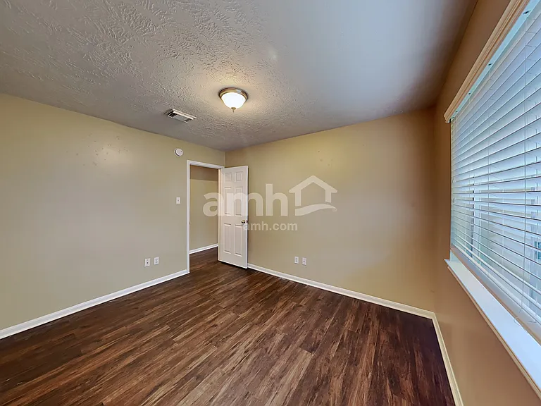29010 Ashbrook Ln — Photo 16
