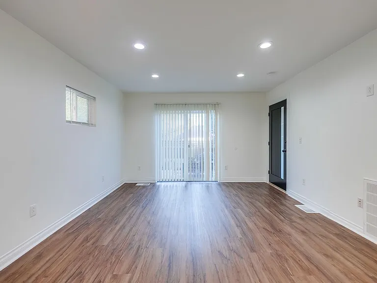 1221 N Bronson Ave — Photo 18