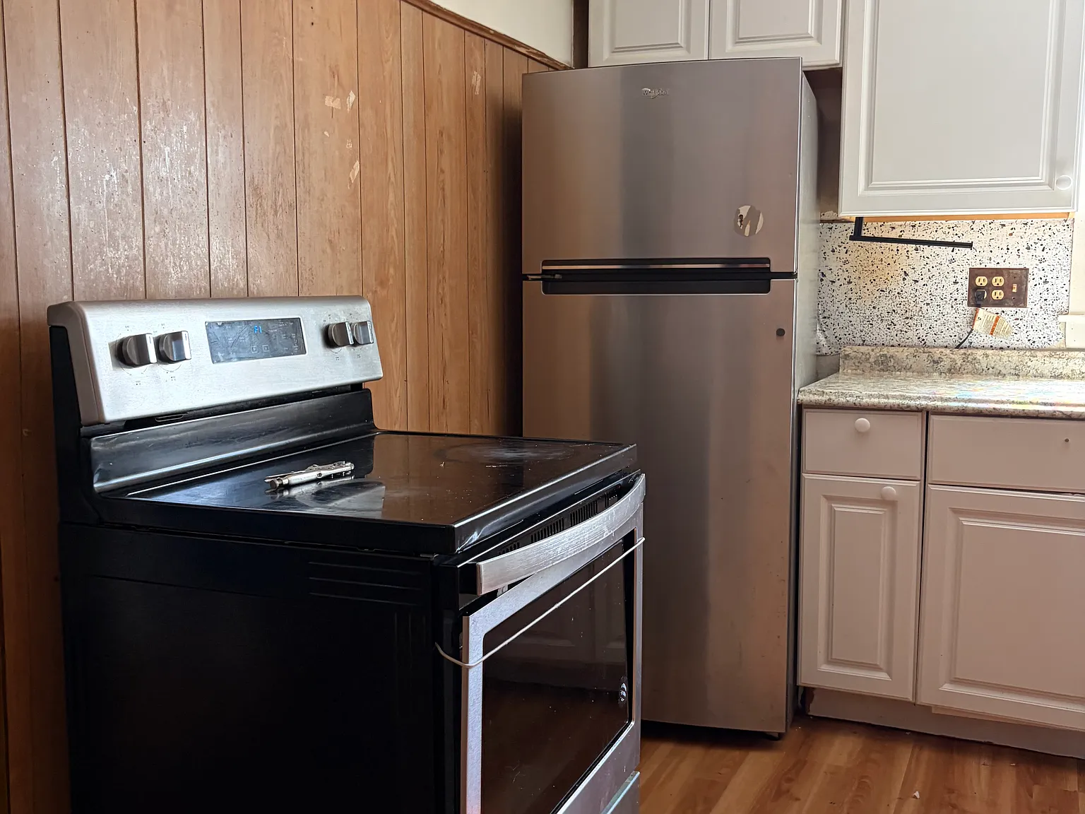 2 bed, 979 sqft, $2,200 — Photo 2