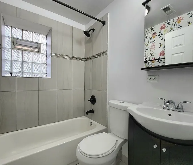 1941 W 21st Pl #1F — Photo 7
