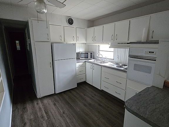 4th image of 4055 Blue Gill Rd