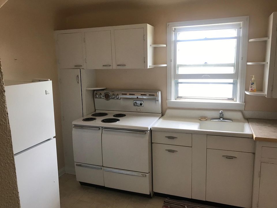2nd image of 703 W Colorado Ave #3