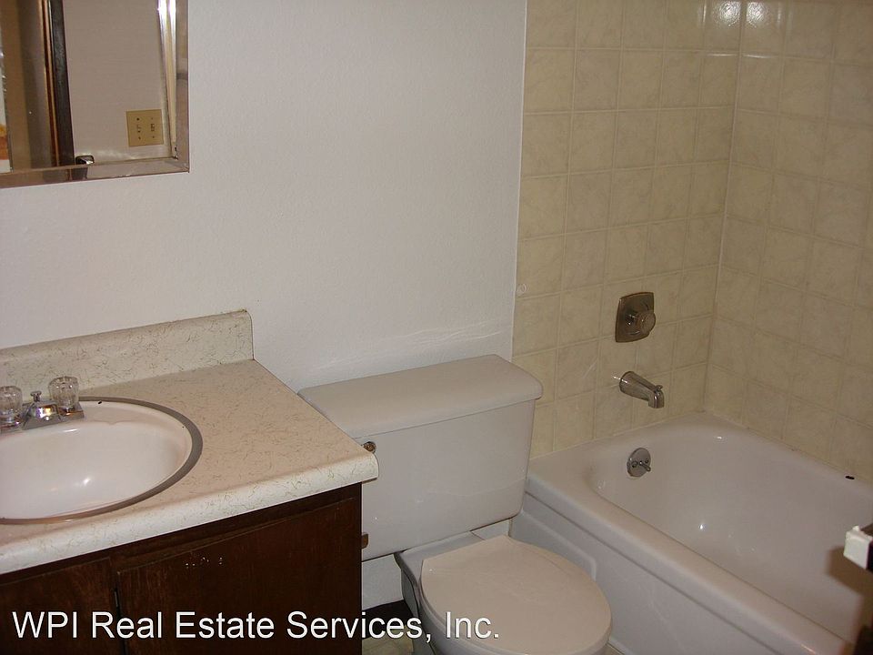 2nd image of 10624 Kendrick St SW #6
