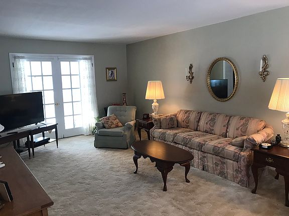 2nd image of 2729 S Willow Way