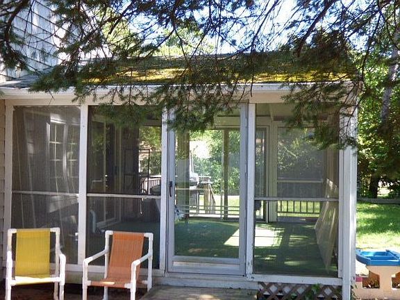 3rd image of 15 Arbutus Avenue
