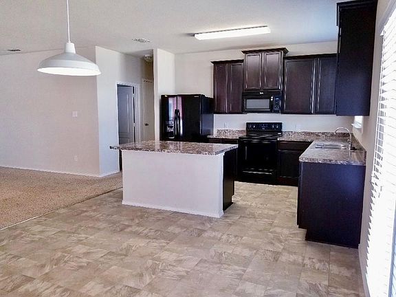 4th image of 9185 Blackstone Dr
