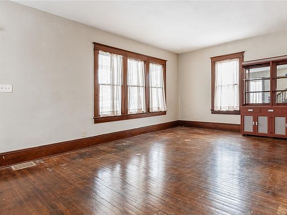 4th image of 2035 Wilmer St