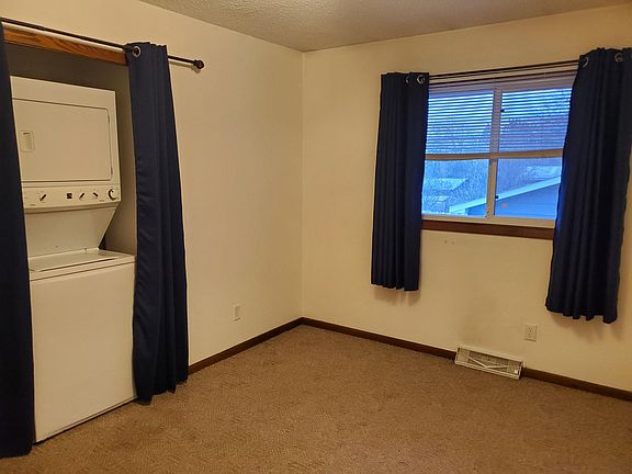 4th image of 1542 9th Ave SE #1