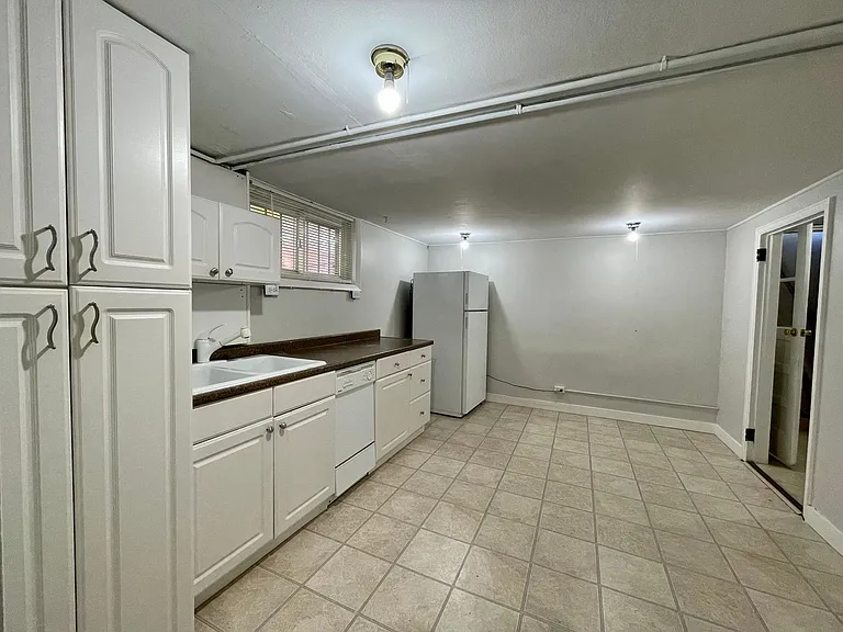2231 S High St — Photo 28