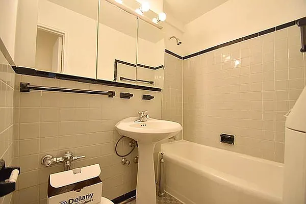 Rented by PMG Real Estate  | media 6