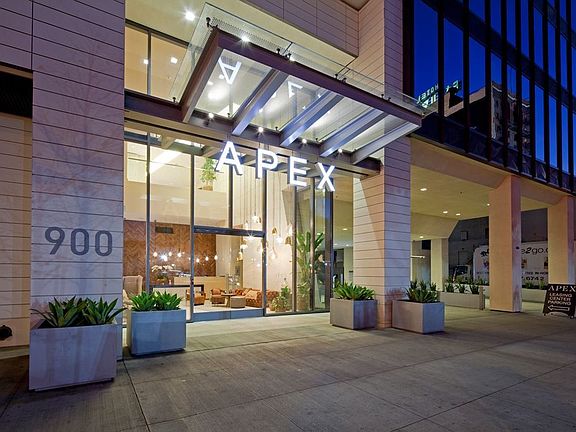 5th image of 900 S Figueroa St APT 404