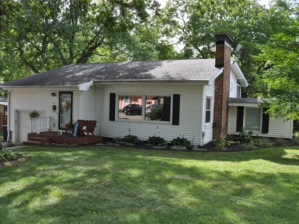2720 Sw Trl, Saint Joseph, MO 64506