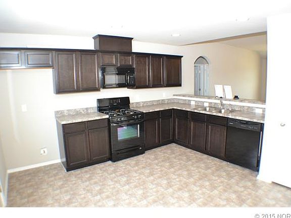 4th image of 14712 S Hickory Cir