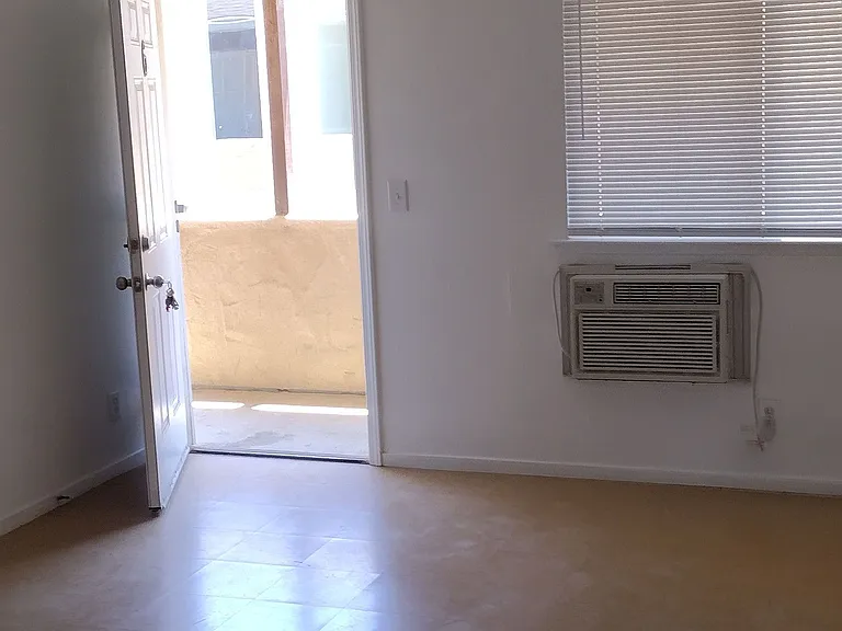36862 Los Angeles St #6 — Photo 2