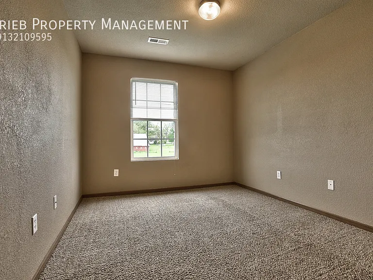 856 S Woodson Ct — Photo 17