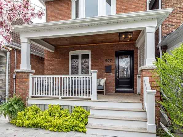 597 Durie St, Toronto, ON M6S 3H2