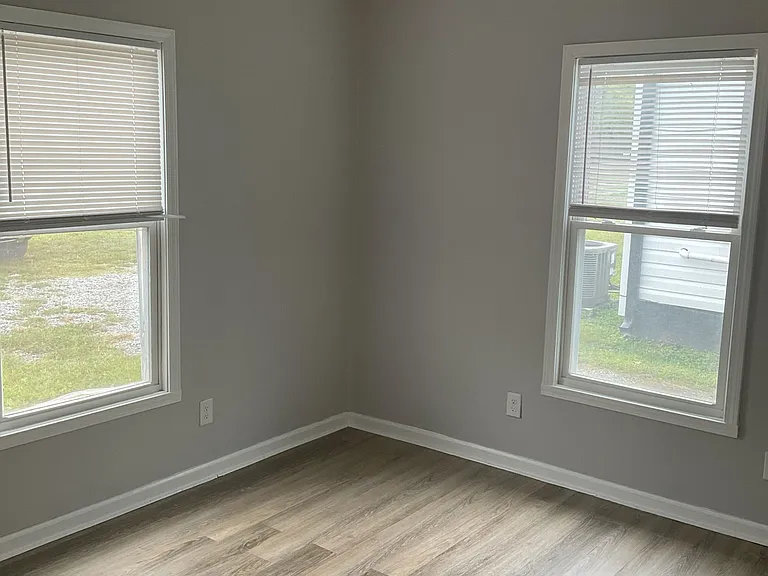 509 Benson St — Photo 2