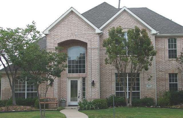 Great drive-up! Located on a Cul-de-sac in Stonebridge Ranch - Falcon Creek