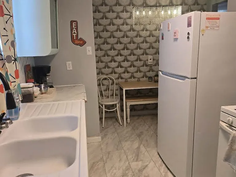 404 S Guadalupe St — Photo 12