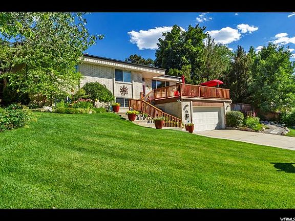 3rd image of 2530 E Catalina Dr