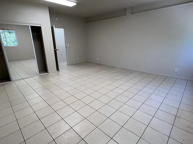 440 Cold Springs Rd #A — Photo 16