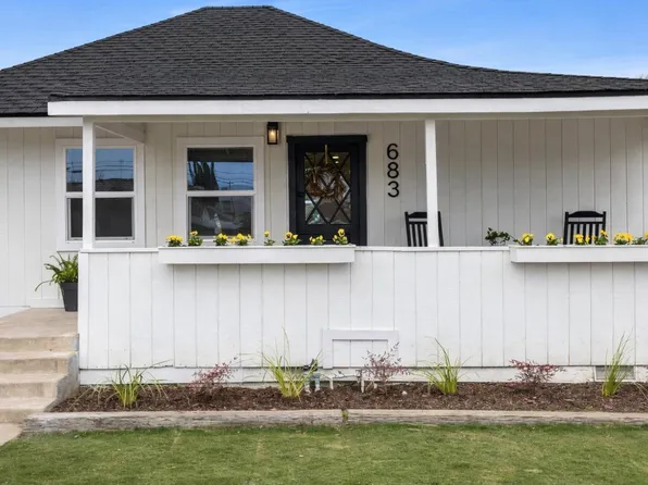 683 E Polk St, Coalinga, CA 93210