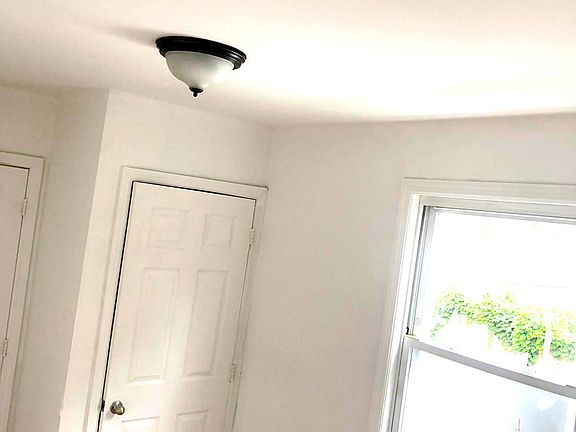 4th image of 219 Targee St #A