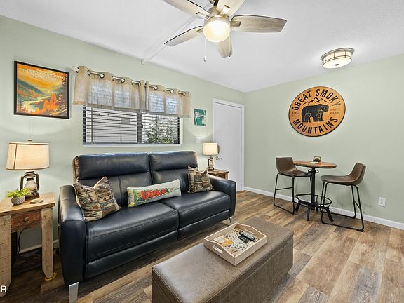 5th image of 685 River Rd #111