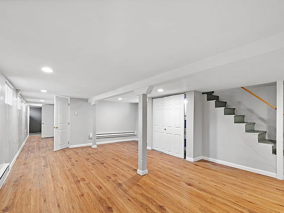 3rd image of 2703 Kirkbride St APT 1R
