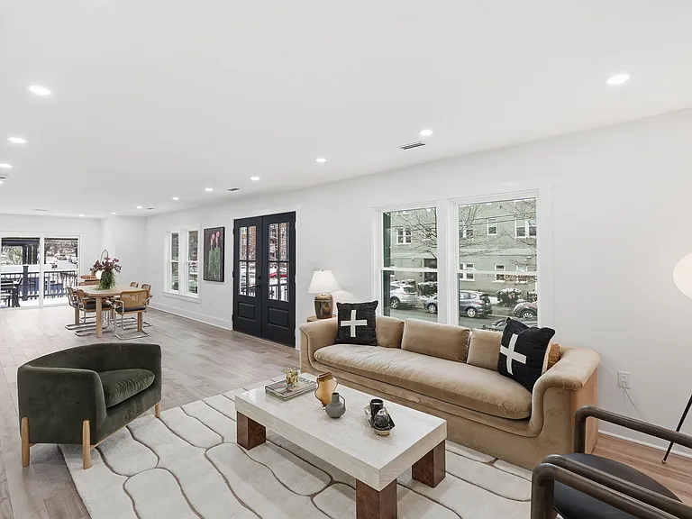 1355 Longfellow St NW — Photo 9