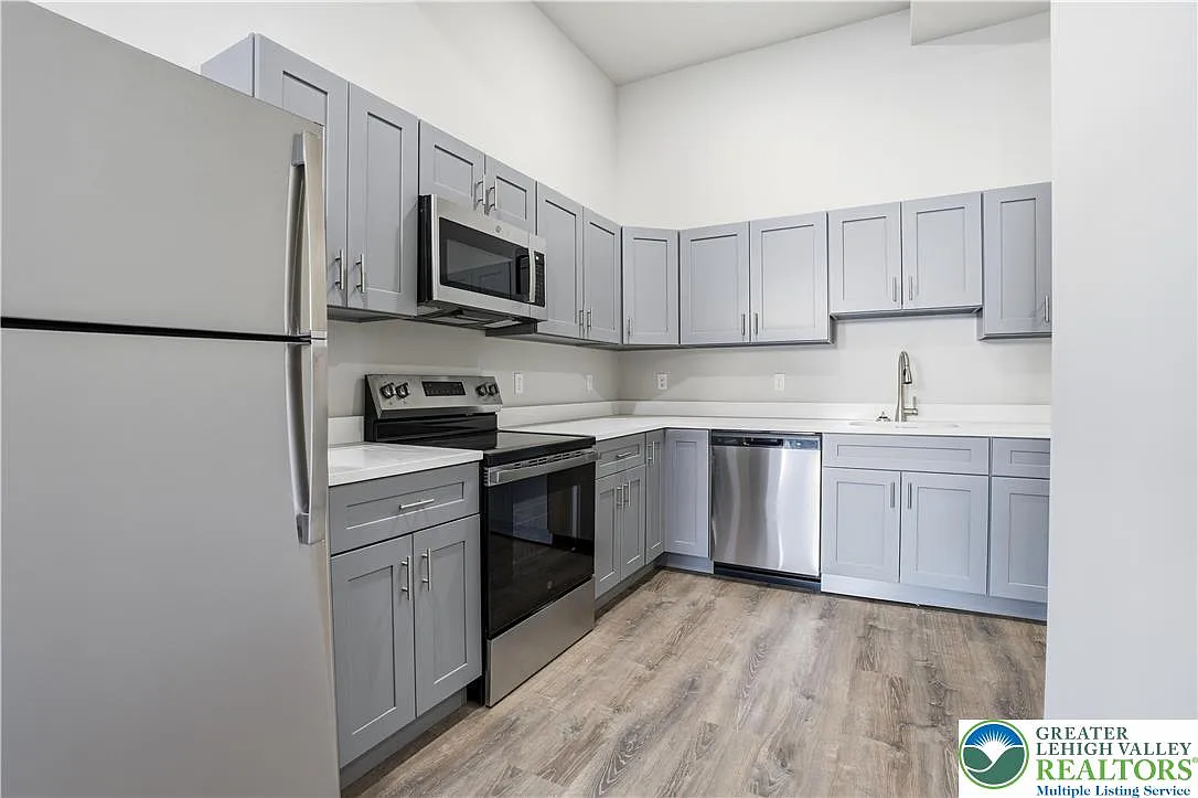 Building Photo - 109 S Centre St #1