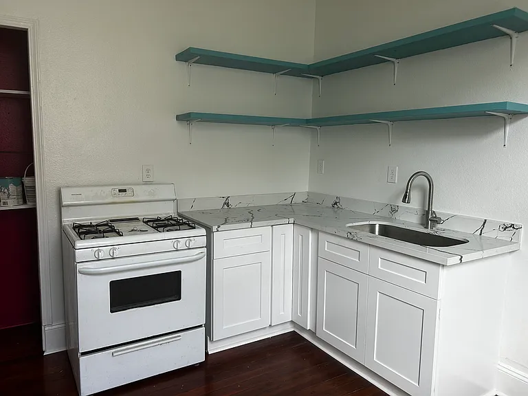 1206 Bartholomew St — Photo 11