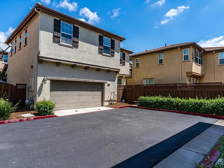 812 Blossom Rock Ln — Photo 20