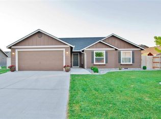 6407 Penrose Point Dr, Pasco, WA 99301