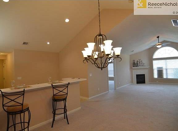 4th image of 813 NE Devon Dr #11-C